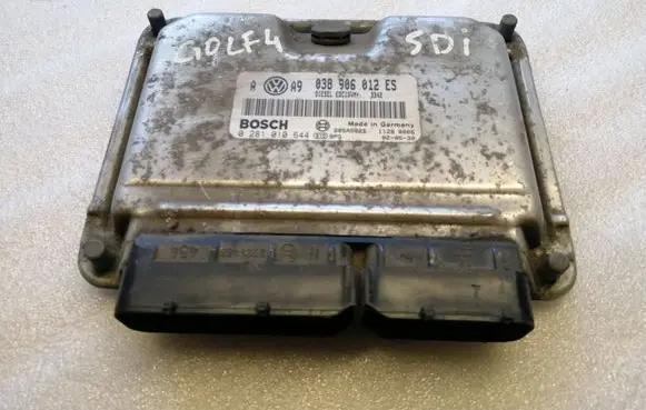 Volkswagen Golf IV Engine control unit/module 038906012ES 28SA5025 0281010644