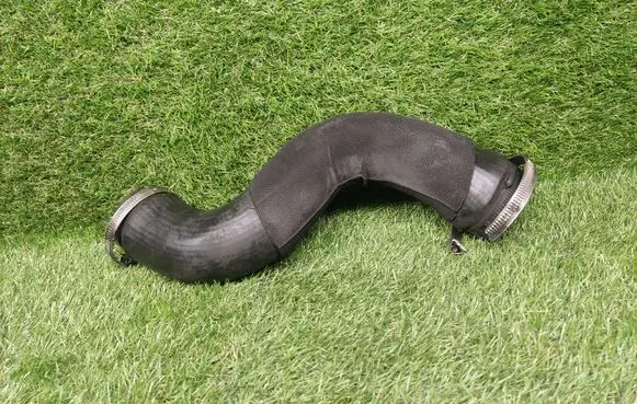 Audi A4 S4 B8 8K Intercooler hose/pipe 8K0145737J