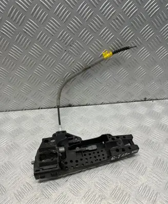 Rear door exterior handle/bracket