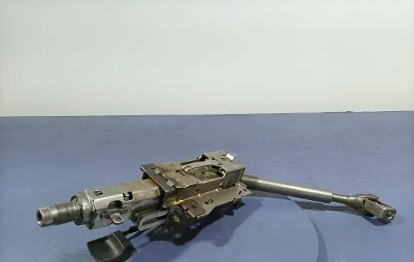 Volkswagen Touran I Steering wheel axle 1T1419502J
