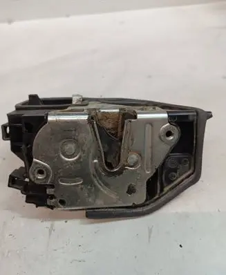 BMW X3 E83 Front door lock 7154620
