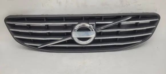 Volvo XC60 Front bumper upper radiator grill 31333832