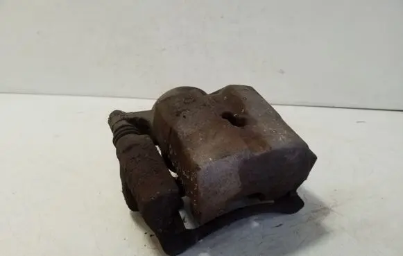 Toyota Prius (XW30) Front brake caliper