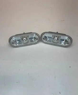 Volkswagen PASSAT B5.5 Front fender indicator light 1J0949117