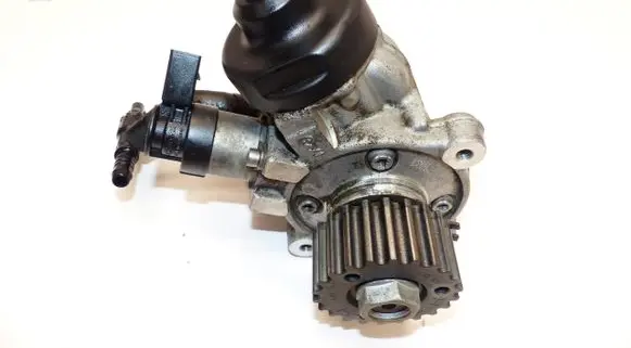 Volkswagen Caddy Fuel injection high pressure pump 04L130755D 0445010537