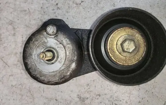 Ford Maverick Engine mount bracket