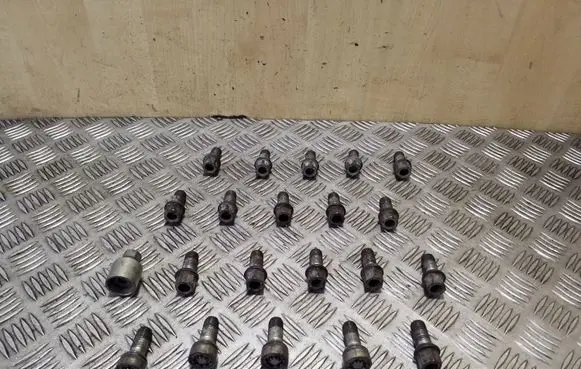 Skoda Yeti (5L) Nuts/bolts 