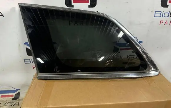 Jeep Cherokee Rear side window