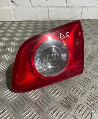 Volkswagen PASSAT B6 Tailgate rear/tail lights