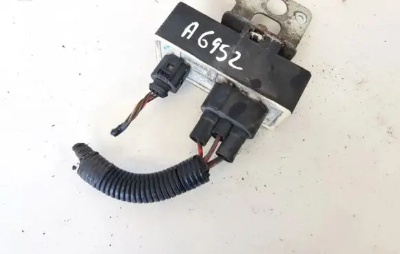 Volkswagen Fox Coolant fan relay 1j0919506m 10400000