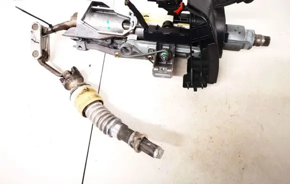 Mercedes-Benz C W203 Steering wheel axle a2034620205