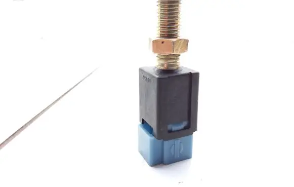 Nissan Almera Brake pedal sensor switch 9305T