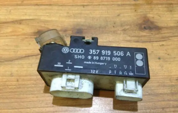 Volkswagen Golf III Coolant fan relay 357919506a 898719000