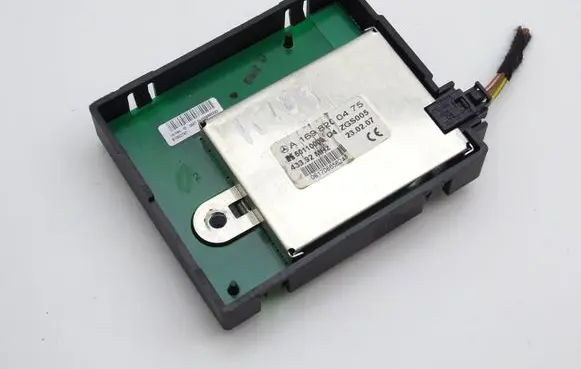 Mercedes-Benz A W169 Aerial antenna amplifier A1698200475