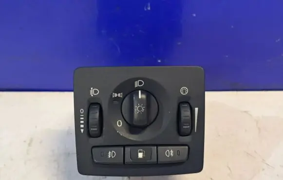 Volvo V50 Light switch 30669736
