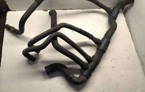 Renault Trafic II (X83) Engine coolant pipe/hose