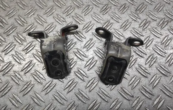 Nissan Qashqai Front door upper hinge 4EAR