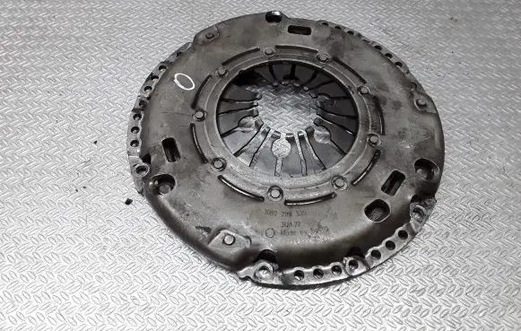 Volkswagen Golf IV Pressure plate 3082299335