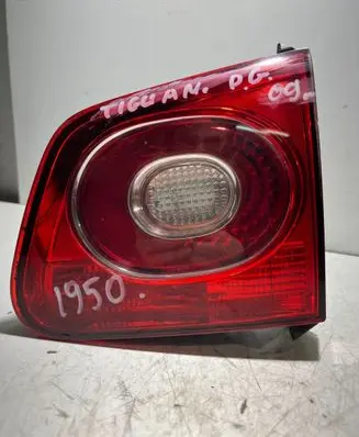 Volkswagen Tiguan Tailgate rear/tail lights