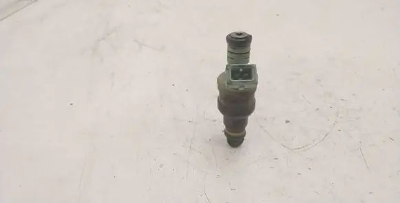 BMW 5 E39 Fuel injector 0280150415