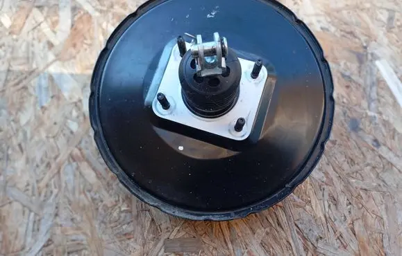 Hyundai i30 Brake booster 585001H200 201101200973 591101H200