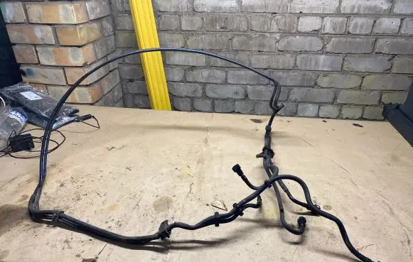KIA Carens III Fuel line pipe