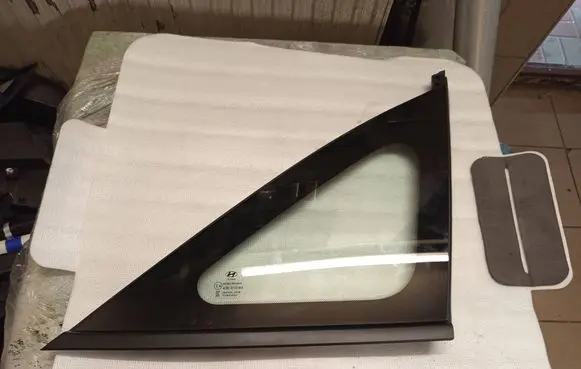 Hyundai Tucson IV NX4 Rear side window 87820N70