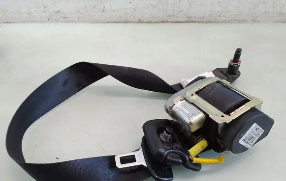 SsangYong Rexton I Front seatbelt