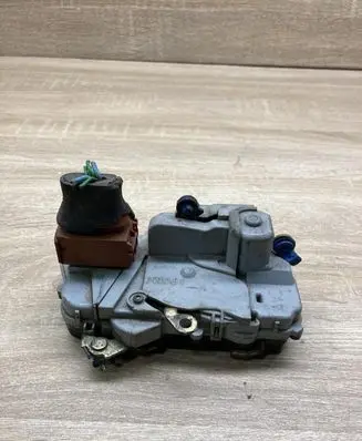 Peugeot Partner Front door lock 