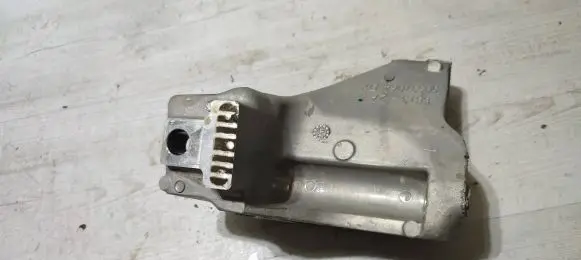 Alfa Romeo Stelvio Engine mounting bracket 50537064