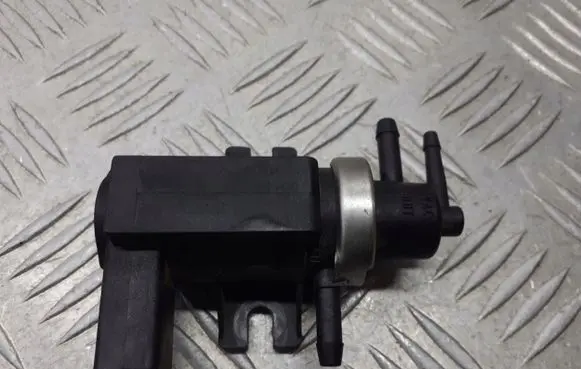Audi A3 S3 8L Turbo solenoid valve 1J0906627