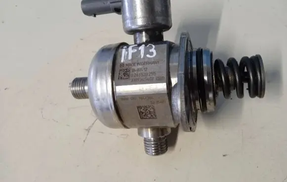 BMW 4 F32 F33 Fuel injection high pressure pump 7847204