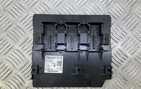 Volkswagen Jetta VI Comfort/convenience module 5K0937086Q