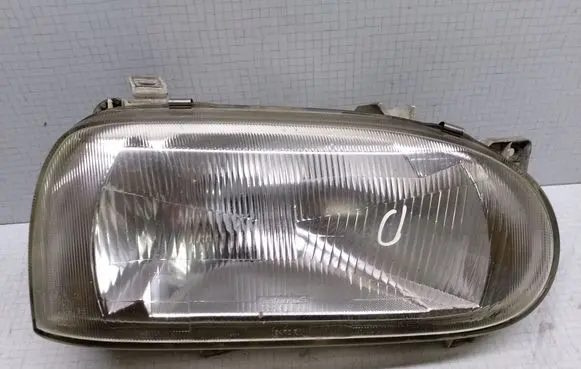 Volkswagen Golf III Headlight/headlamp 18474R
