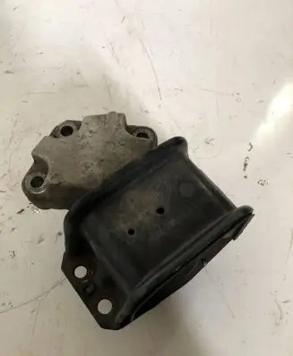 Citroen C4 I Engine mount bracket 9638270080