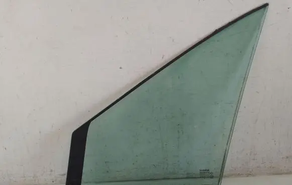 Renault Scenic II - Grand scenic II Front door vent window glass four-door 43R00049