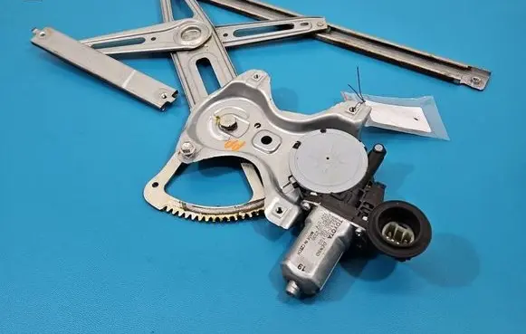 Toyota Corolla E140 E150 Front door window regulator with motor 69810-02280 IMPRK1533985