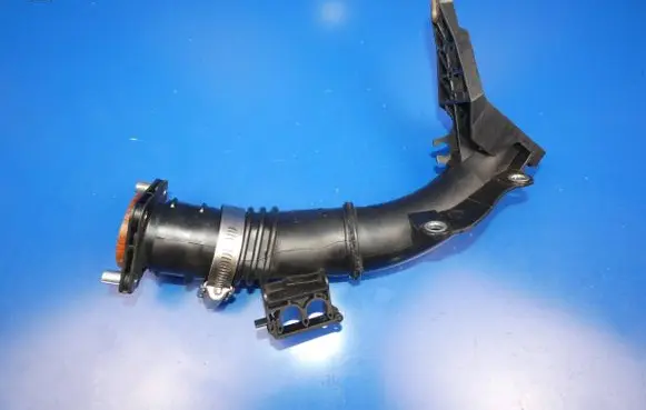Volvo V40 Air intake hose/pipe 28817