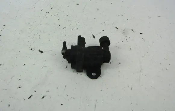 Peugeot 607 Valve vacuum 