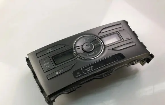 Toyota Auris 150 Interior fan control switch 5590002220