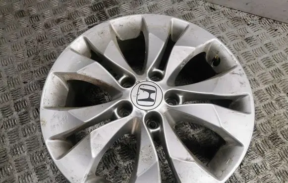 Honda CR-V R17 alloy rim 