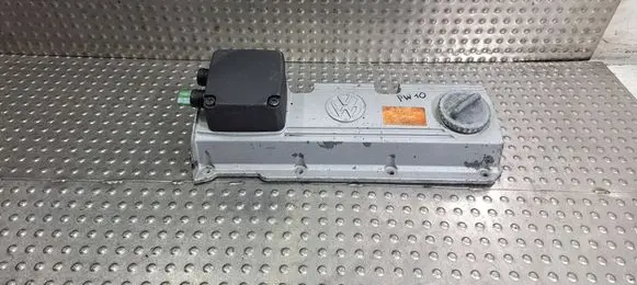 Volkswagen PASSAT B4 Rocker cam cover 037103475G
