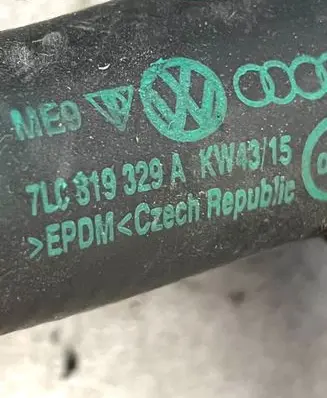 Engine coolant pipe/hose