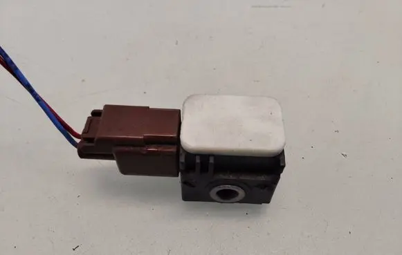 KIA Carens I Airbag deployment crash/impact sensor 959201D000 1D95920000