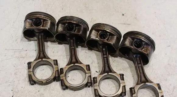 Subaru Forester SH Piston with connecting rod