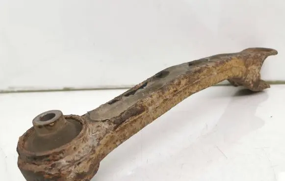 Suzuki Grand Vitara II Rear upper control arm/wishbone