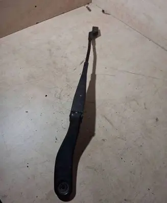 Volvo V50 Front wiper blade arm 30699997