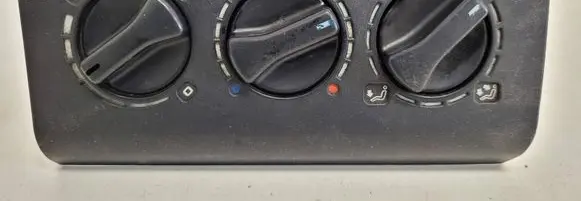 Volkswagen PASSAT B3 Climate control unit 357819045 333945112 81117621