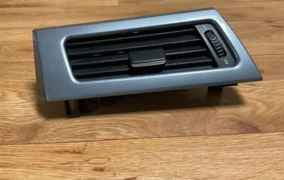 BMW 5 E60 E61 Dashboard side air vent grill/cover trim 6910731 5112001 14121810