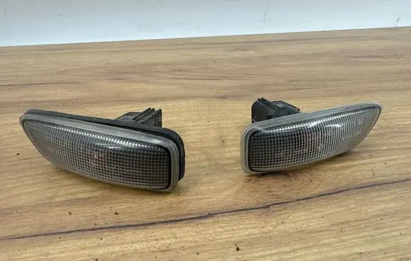 Volvo XC70 Front fender indicator light 8658945